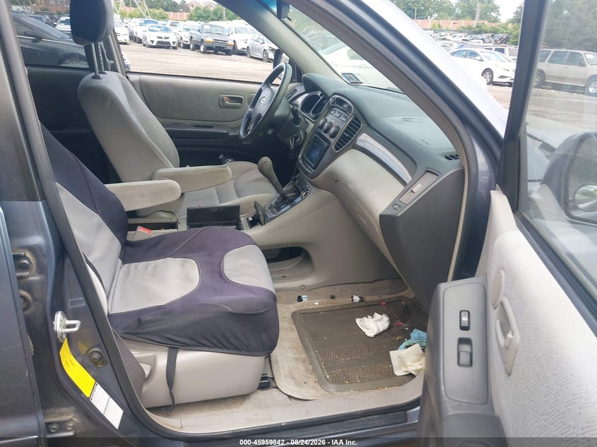 2003 TOYOTA HIGHLANDER auction photo 5