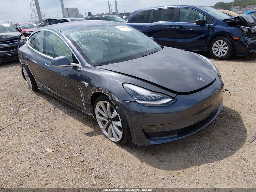 TESLA MODEL 3 - zdjęcie 1