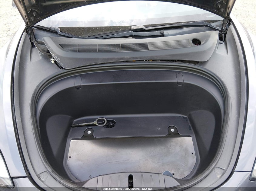 TESLA MODEL 3 - zdjęcie 10