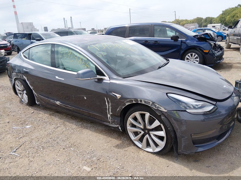 TESLA MODEL 3 - zdjęcie 6