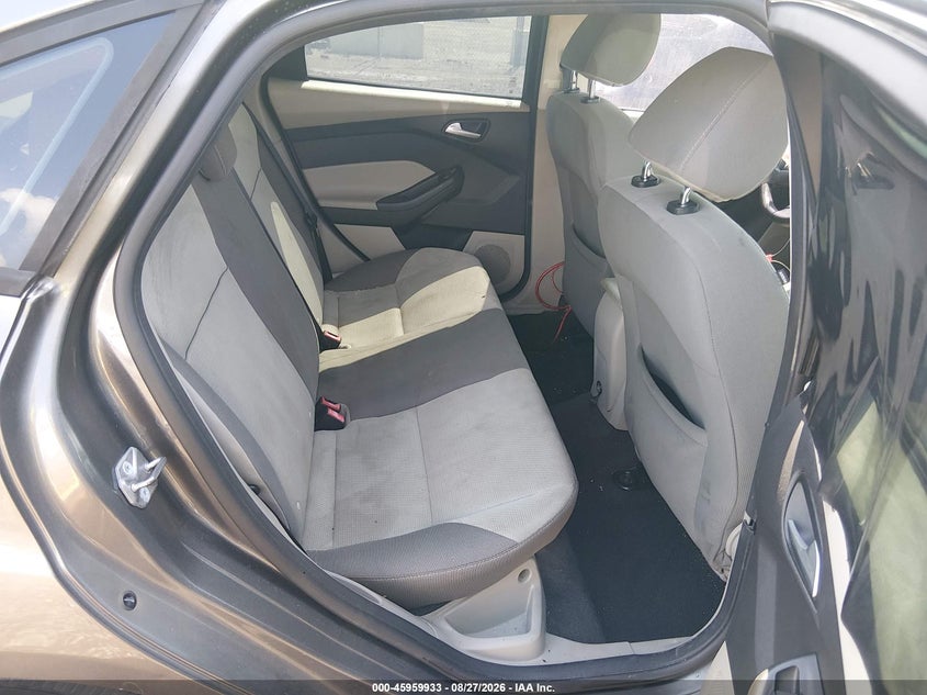 FORD FOCUS 2014 VIN 1FADP3F22EL351804