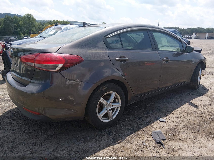 2017 KIA FORTE auction photo 4
