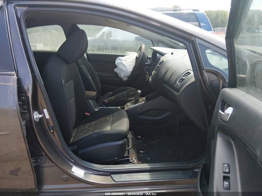 2017 KIA FORTE auction photo 5