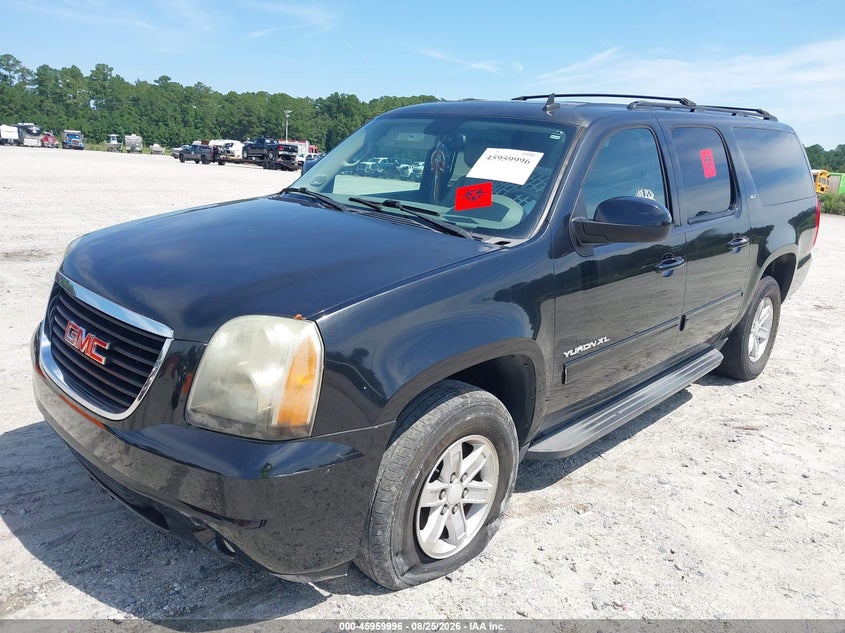 2011 GMC Yukon, Biohazard, IAAI, VIN 1GKS2KE33BR157719 — photo 2