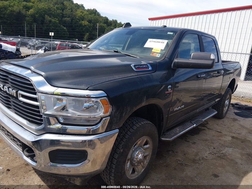 2019 RAM 2500, Right Front, IAAI, VIN 3C6UR5DL2KG543705 — photo 2