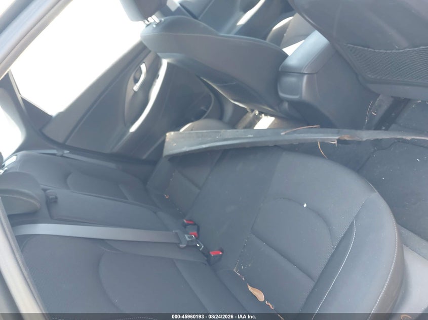 2018 HYUNDAI ELANTRA GT auction photo 8