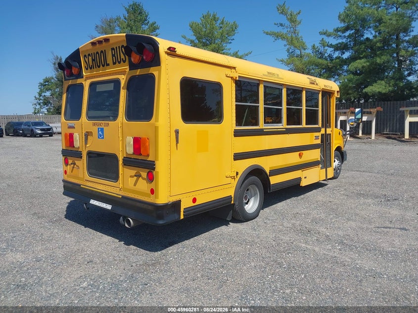 2012 GMC SAVANA CUTAWAY auction photo 4