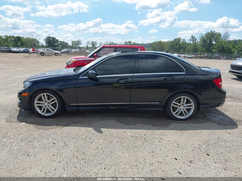 MERCEDES-BENZ C 300 2013 VIN WDDGF8AB8DR285727