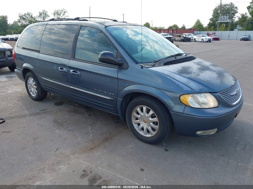 2001 CHRYSLER TOWN & COUNTRY auction photo 1