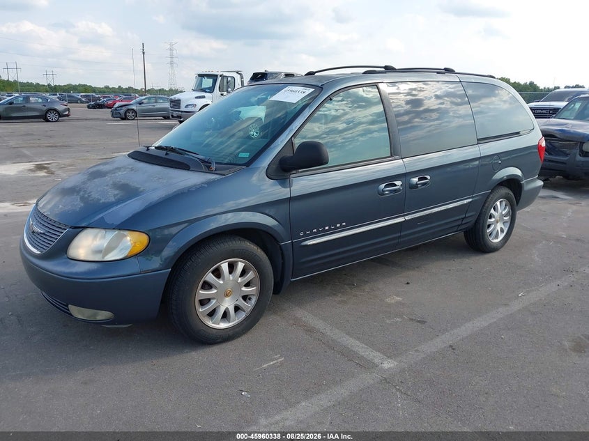 2001 CHRYSLER TOWN & COUNTRY auction photo 2