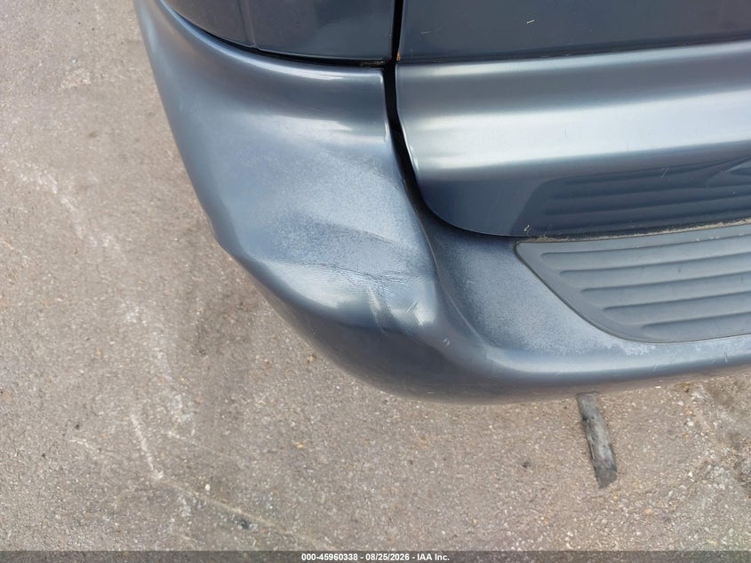 2001 CHRYSLER TOWN & COUNTRY auction photo 6