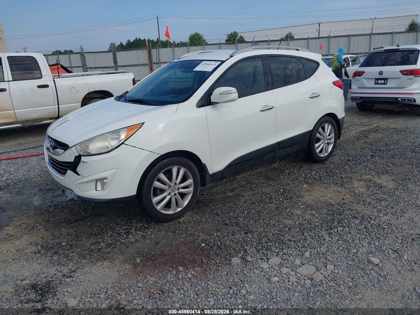 2011 Hyundai Tucson, Front End, IAAI, VIN KM8JU3AC2BU296780 — photo 2