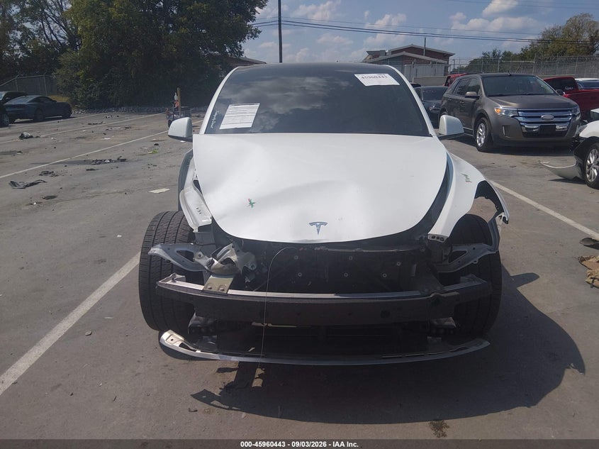 TESLA MODEL Y - zdjęcie 12