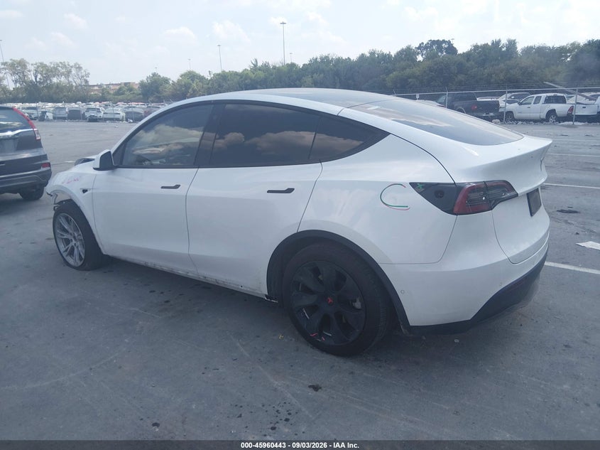 TESLA MODEL Y - zdjęcie 14