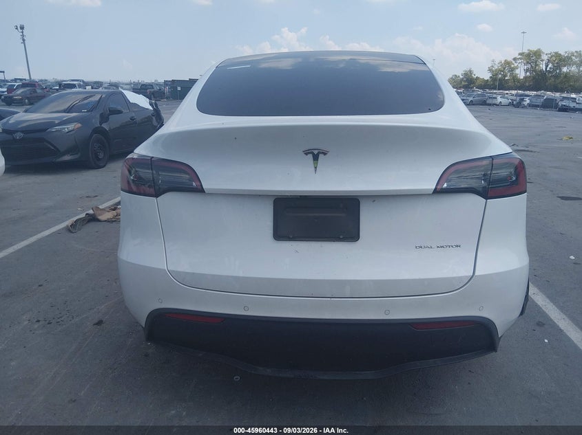 TESLA MODEL Y - zdjęcie 16