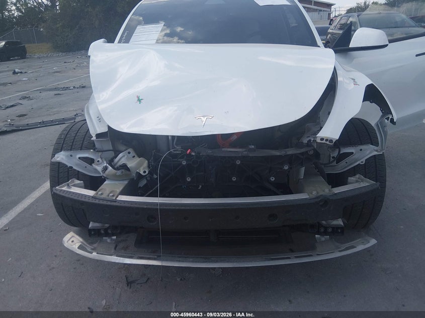 TESLA MODEL Y - zdjęcie 6