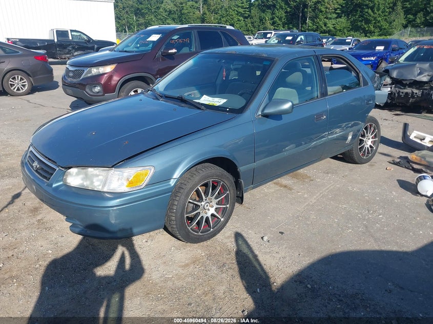2000 Toyota Camry, Удар ззаду, IAAI, VIN 4T1BG22K5YU997611 — фото 2