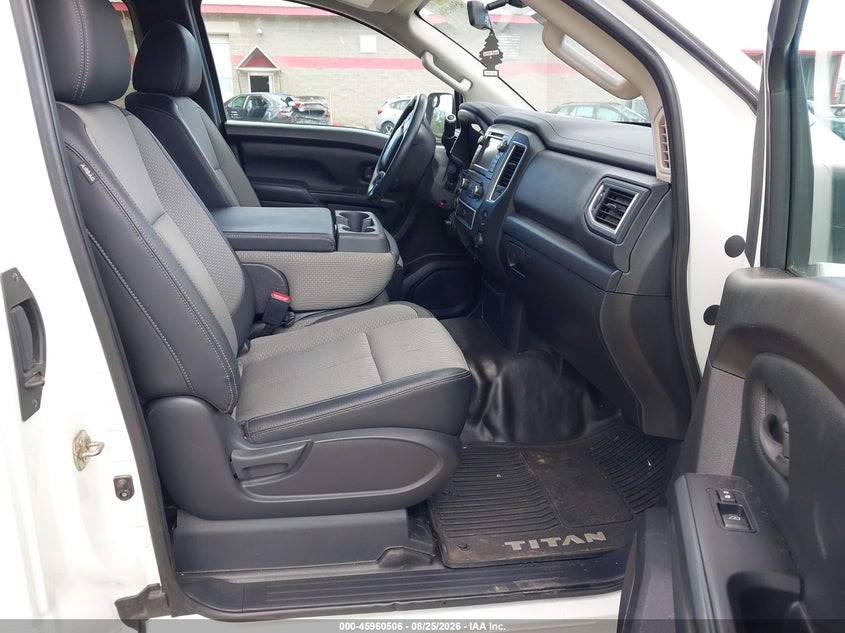 2019 NISSAN TITAN auction photo 5