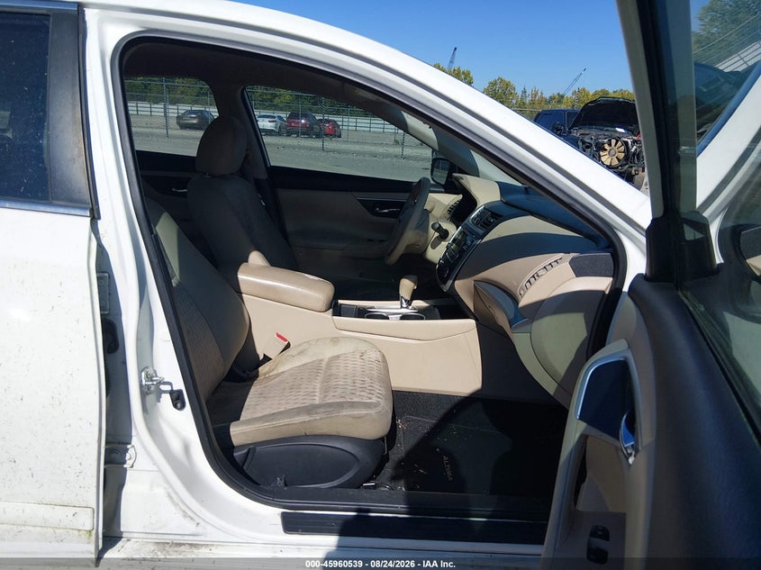 2016 NISSAN ALTIMA auction photo 5
