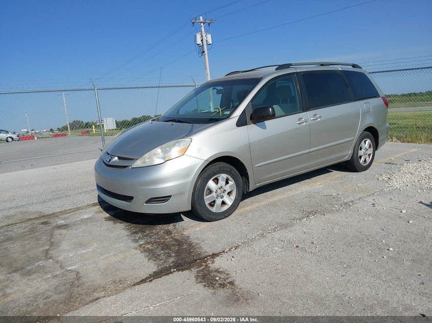 2007 TOYOTA SIENNA auction photo 2