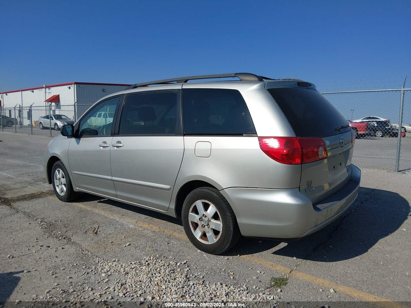 2007 TOYOTA SIENNA auction photo 3