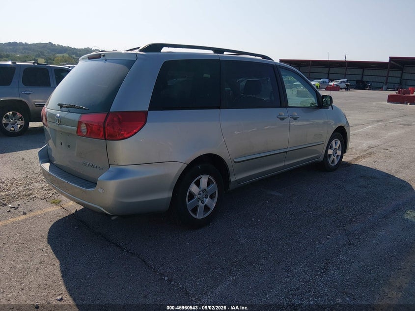 2007 TOYOTA SIENNA auction photo 4