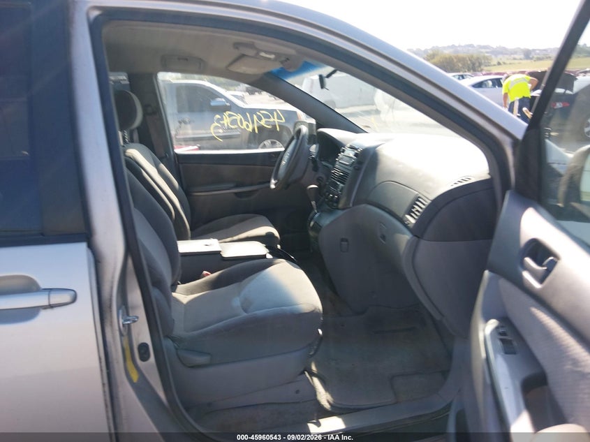2007 TOYOTA SIENNA auction photo 5