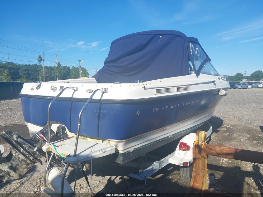 2003 BAYLINER CUDDY CABIN auction photo 3