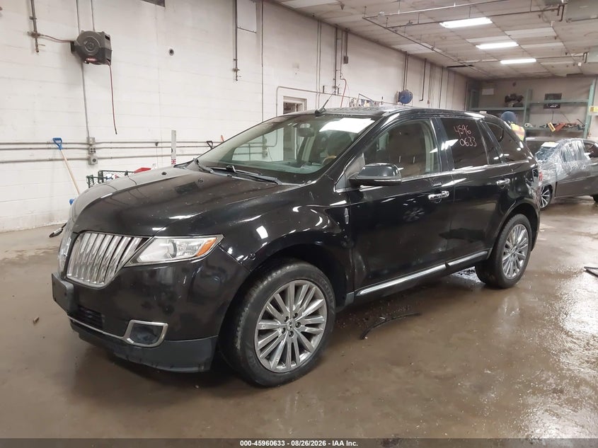 2013 Lincoln MKX, Right Front, IAAI, VIN 2LMDJ8JK3DBL27493 — photo 2
