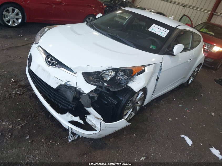 2016 Hyundai Veloster, Left Front, IAAI, VIN KMHTC6AD6GU279896 — photo 2