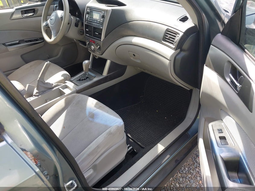 2011 SUBARU FORESTER auction photo 5
