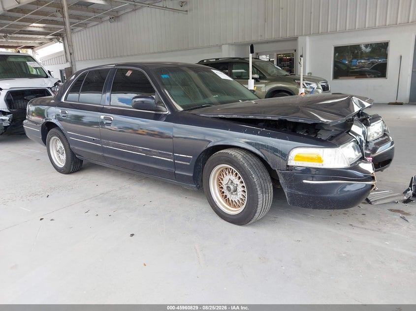 2001 Ford Crown Victoria Lx, Front, IAAI, VIN 2FAFP74WX1X148727