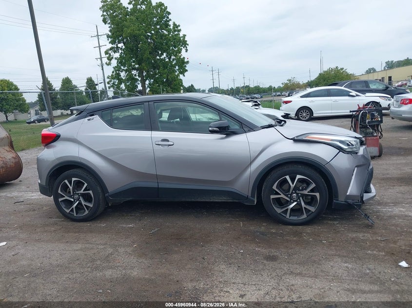 TOYOTA C-HR - zdjęcie 13