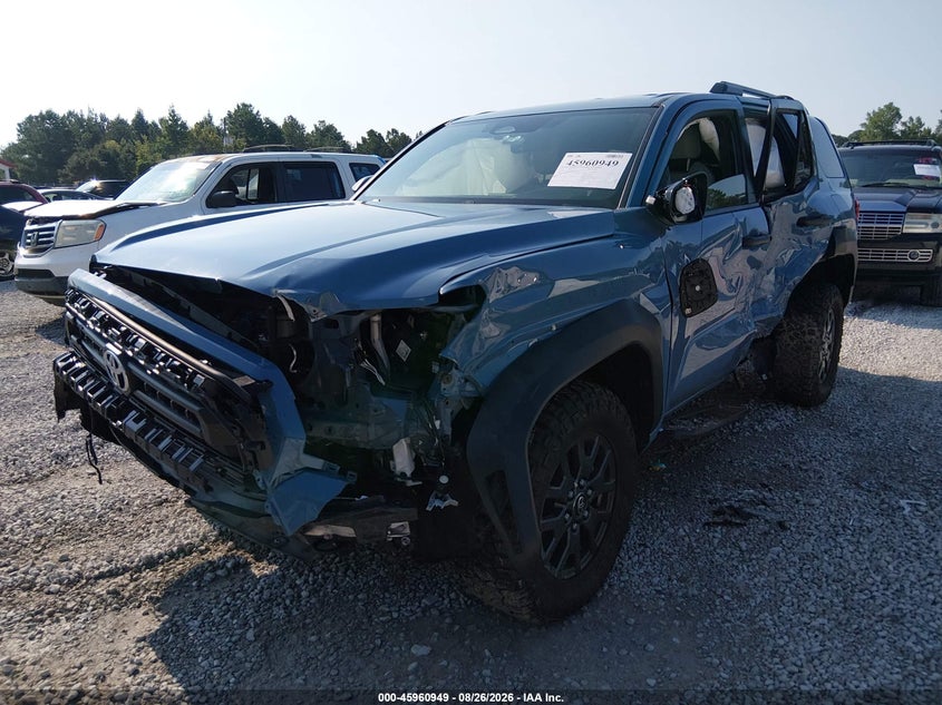 2025 Toyota 4Runner, Левый бок, IAAI, VIN JTEVA5AR9S5007673 — фото 2