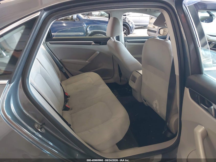 VOLKSWAGEN PASSAT 2016 VIN 1VWAS7A38GC058556