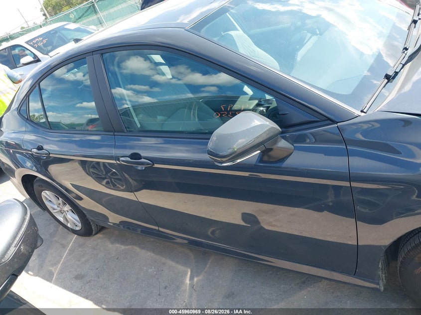 TOYOTA CAMRY - zdjęcie 13