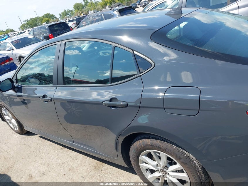 TOYOTA CAMRY - zdjęcie 14