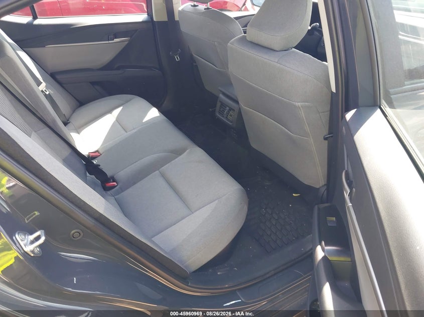 TOYOTA CAMRY - zdjęcie 8
