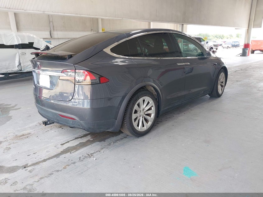 2017 TESLA MODEL X auction photo 4