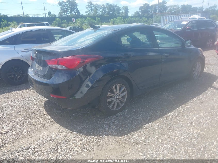 2015 HYUNDAI ELANTRA auction photo 4