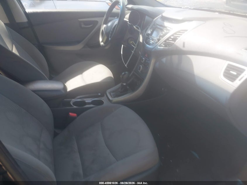2015 HYUNDAI ELANTRA auction photo 5