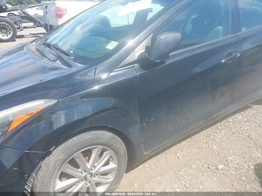 2015 HYUNDAI ELANTRA auction photo 6