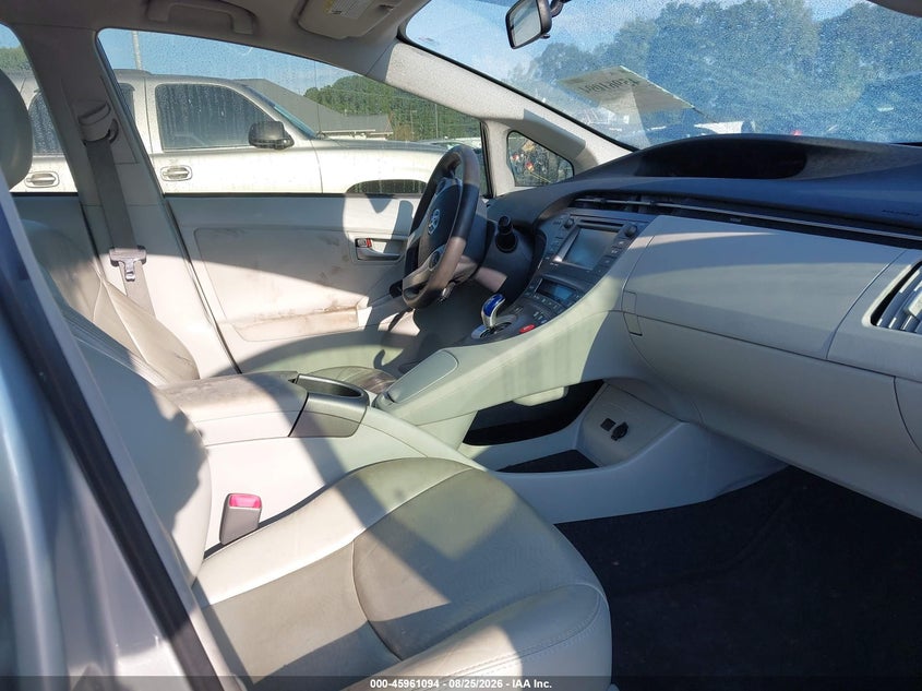 2013 TOYOTA PRIUS auction photo 5