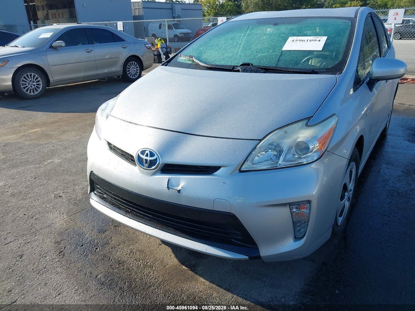 2013 TOYOTA PRIUS auction photo 6