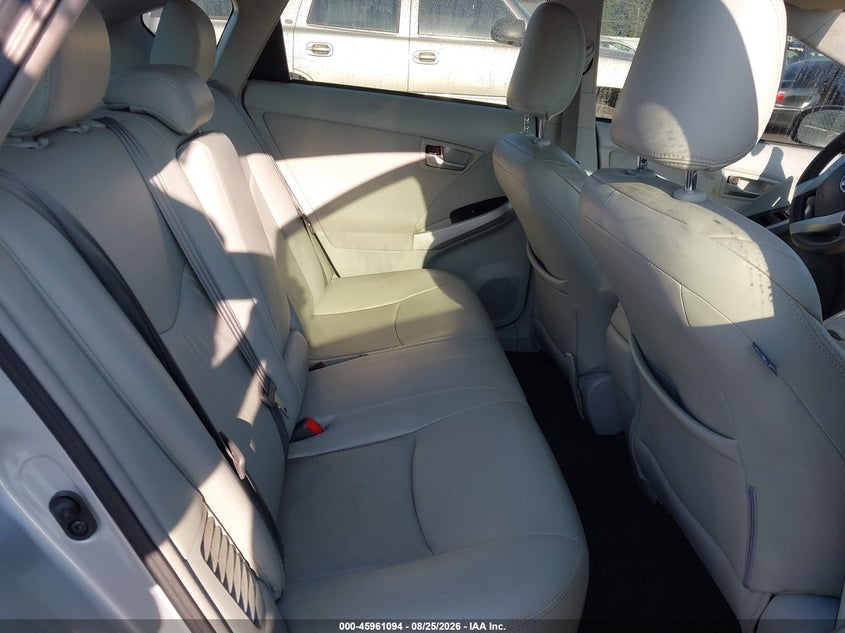 2013 TOYOTA PRIUS auction photo 8