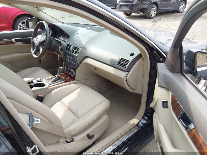 2011 MERCEDES-BENZ C 300 auction photo 5