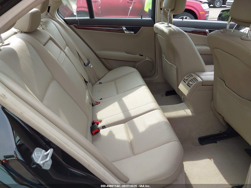 2011 MERCEDES-BENZ C 300 auction photo 8