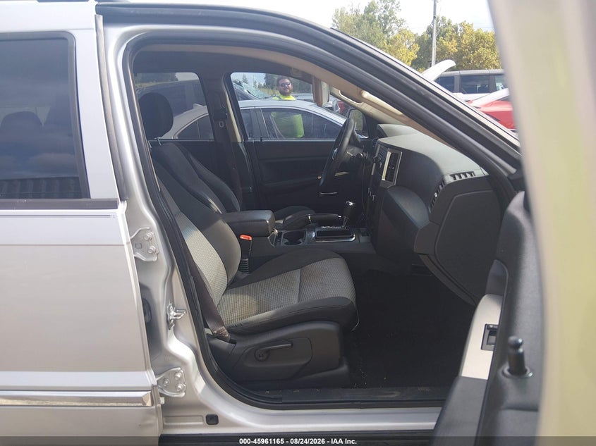 2010 JEEP GRAND CHEROKEE auction photo 5