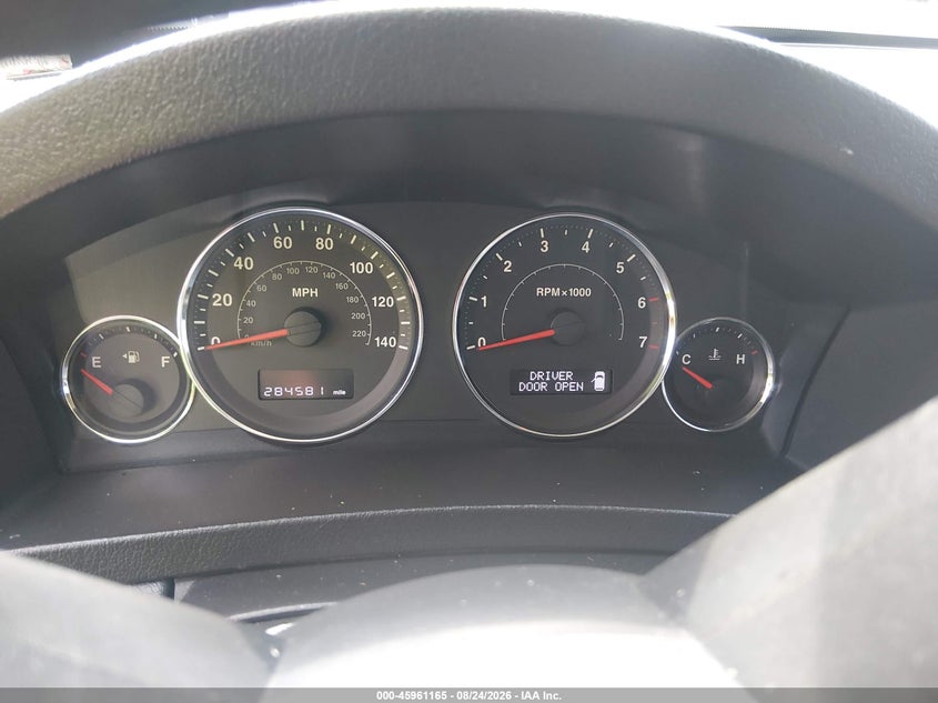 2010 JEEP GRAND CHEROKEE auction photo 7