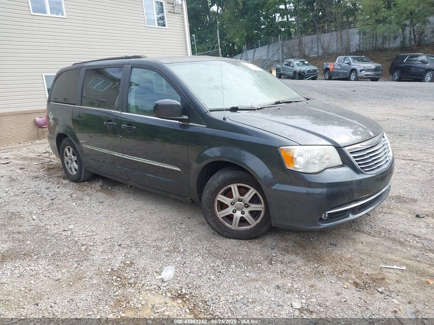 2011 CHRYSLER TOWN & COUNTRY auction photo 1